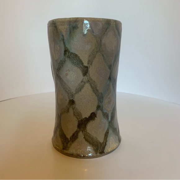 Glazed pottery coffee mug, pastel colors 5 1/2”, diamond pattern painted - Picture 10 of 12
